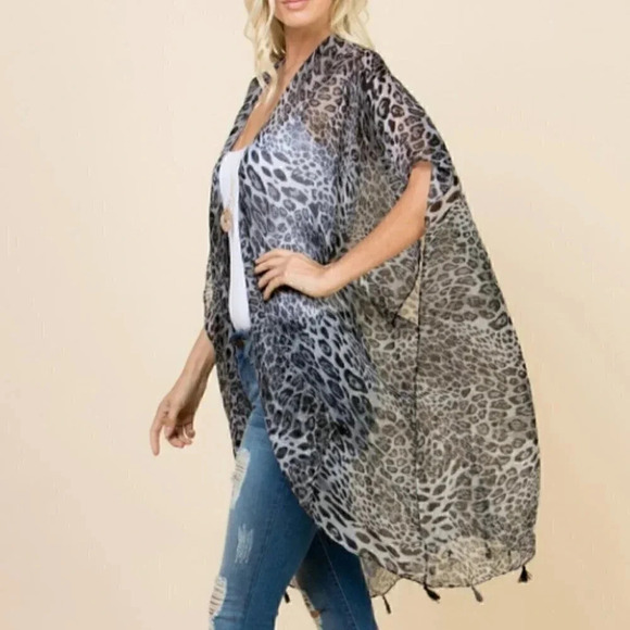 LEOPARD PRINT KIMONO - Picture 1 of 3